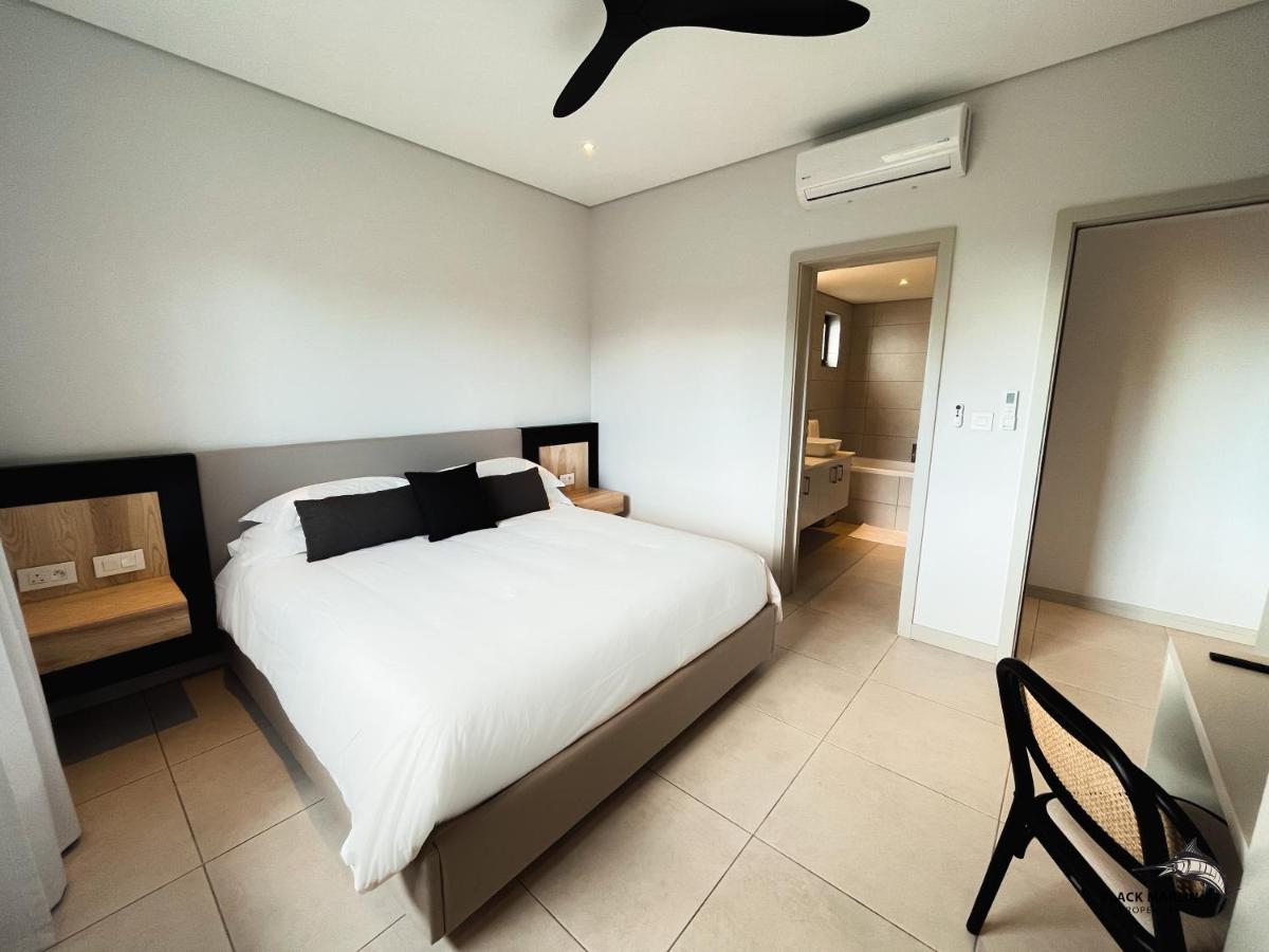 Black Marlin Apartments Pereybere Beach Exteriör bild