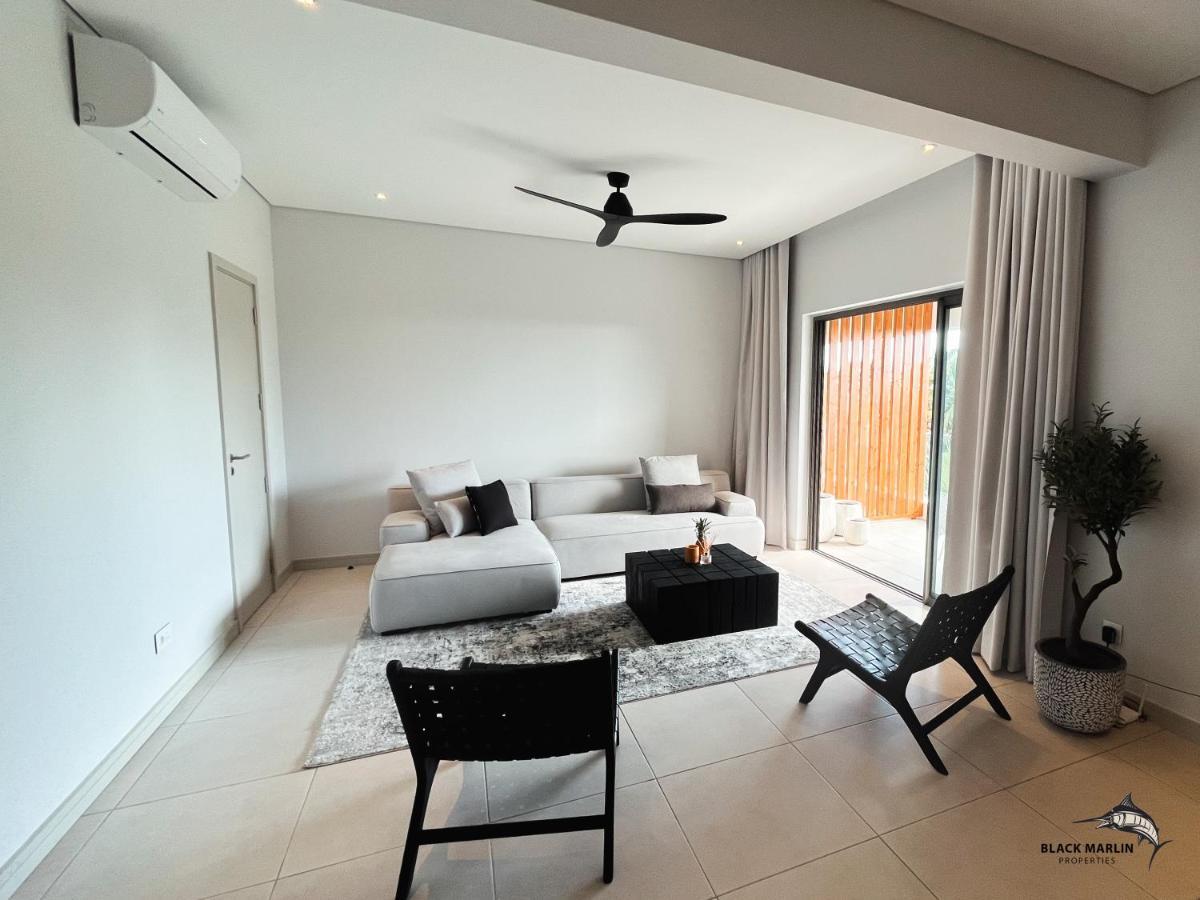 Black Marlin Apartments Pereybere Beach Exteriör bild