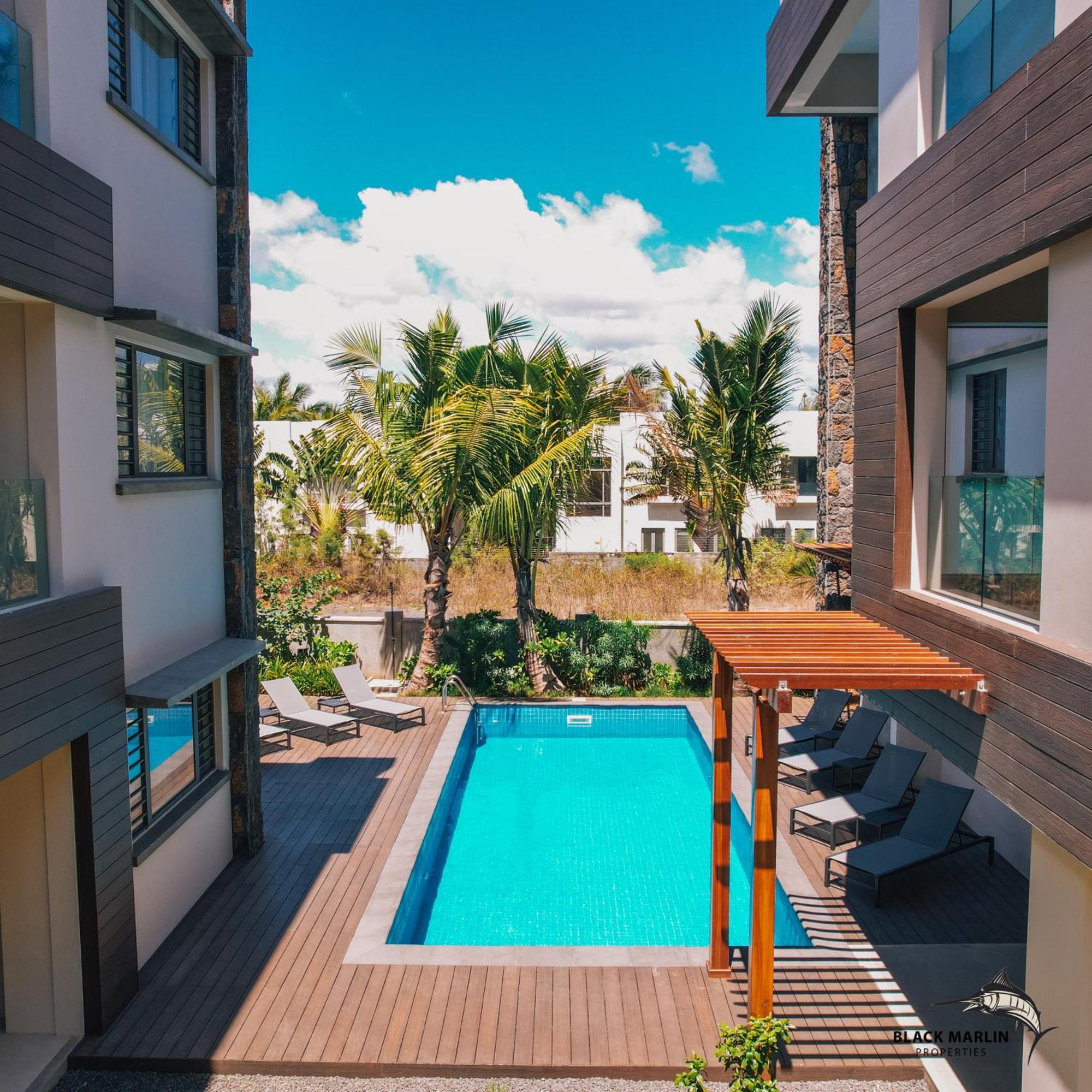 Black Marlin Apartments Pereybere Beach Exteriör bild